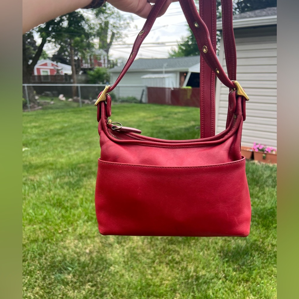 Vintage Coach Legacy Zip in Red 9136